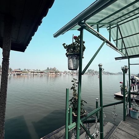Hotel New Zealand Group Of Houseboats Srīnagar Zewnętrze zdjęcie