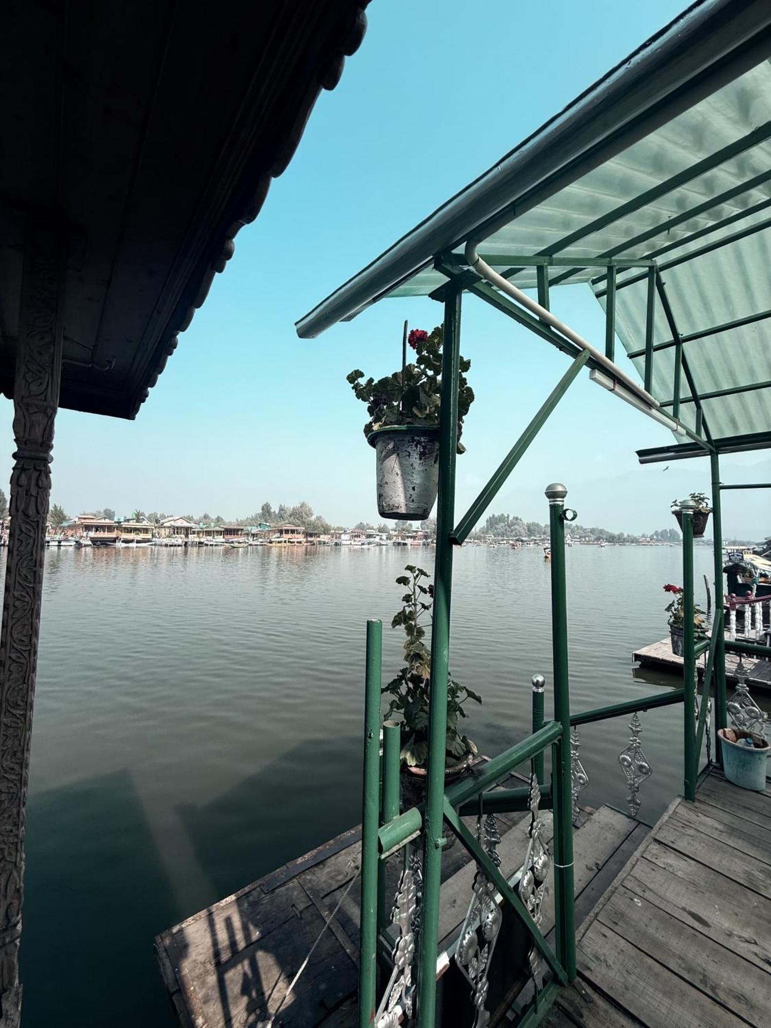 Hotel New Zealand Group Of Houseboats Srīnagar Zewnętrze zdjęcie