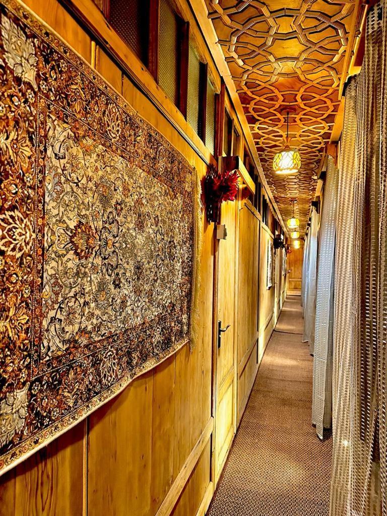 Hotel New Zealand Group Of Houseboats Srīnagar Zewnętrze zdjęcie